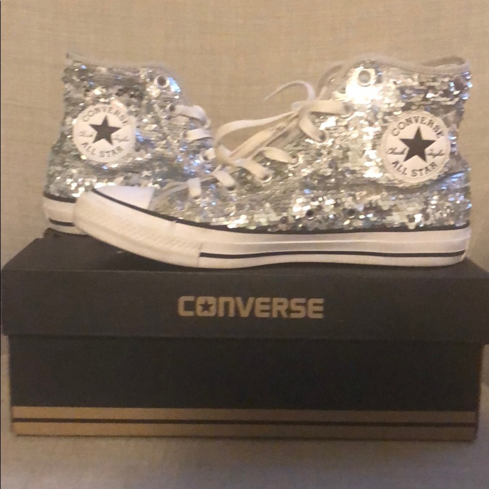 Showstopping sequined Converse!